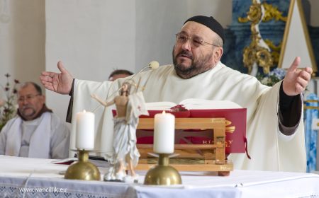 Kremnické Bane - kostol sv.Jána krstiteľa Nepomuckého